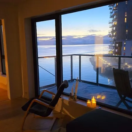 New, With Sea View! شقة *
