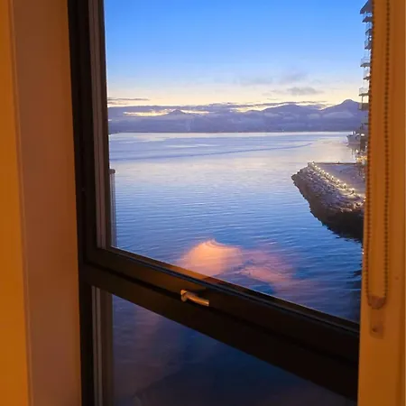 New, With Sea View! ترومسو