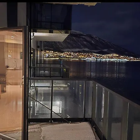 New, With Sea View! شقة *